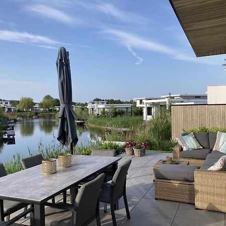Family Villa With Garden And Jetty Zeewolde Exteriér fotografie