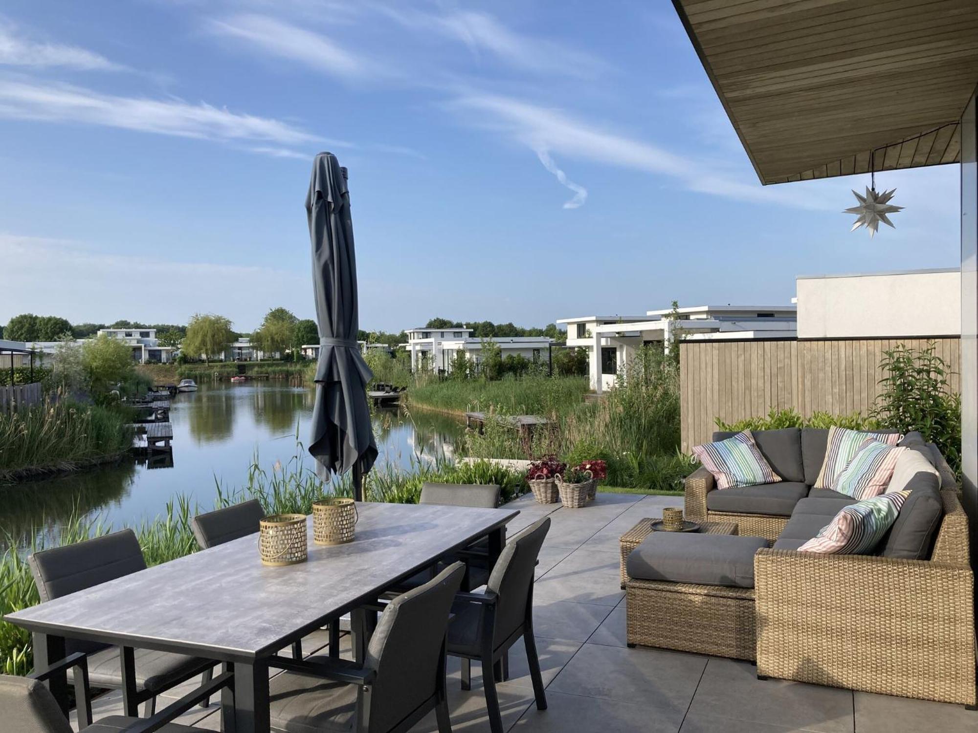 Family Villa With Garden And Jetty Zeewolde Exteriér fotografie