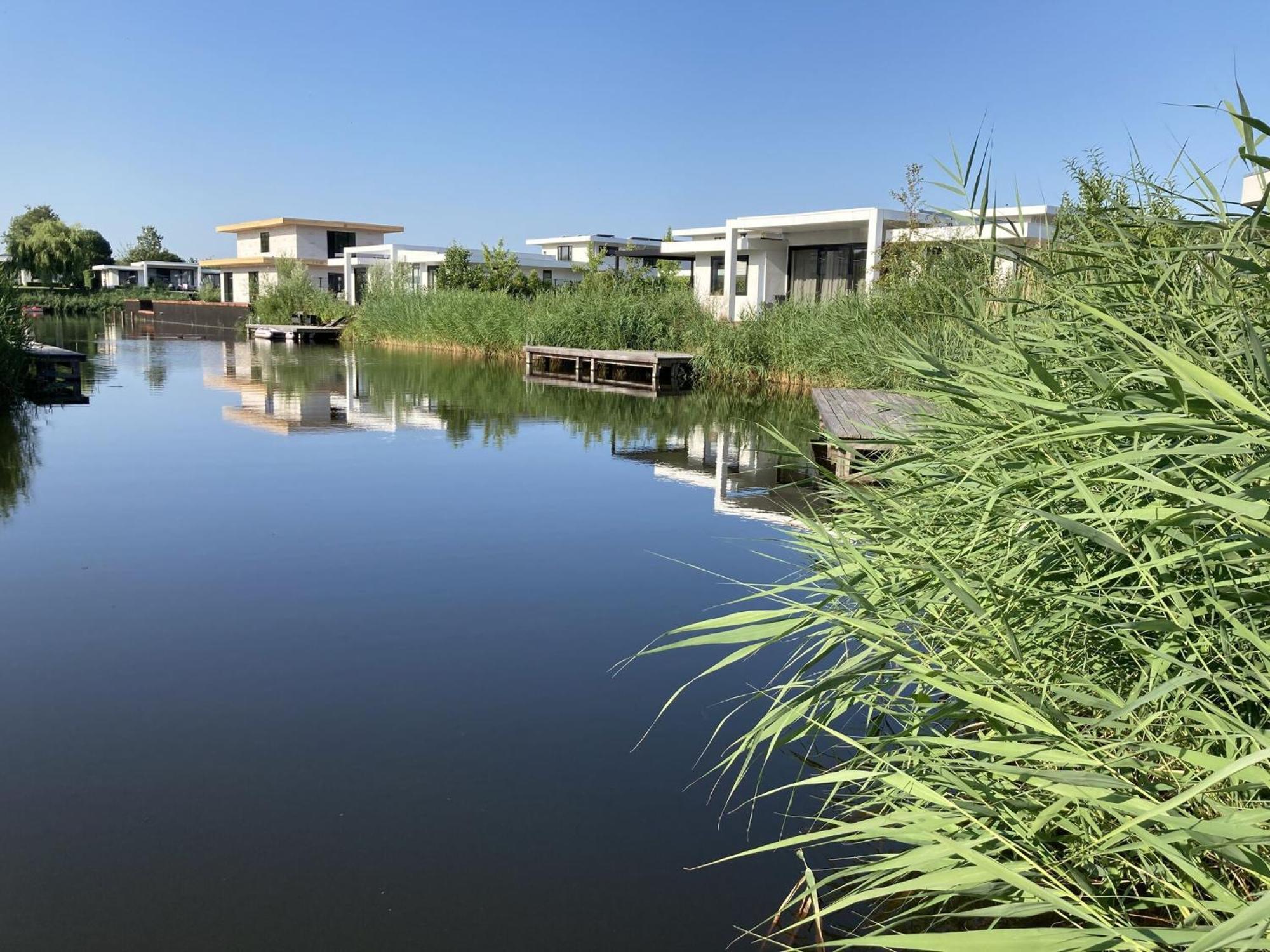 Family Villa With Garden And Jetty Zeewolde Exteriér fotografie