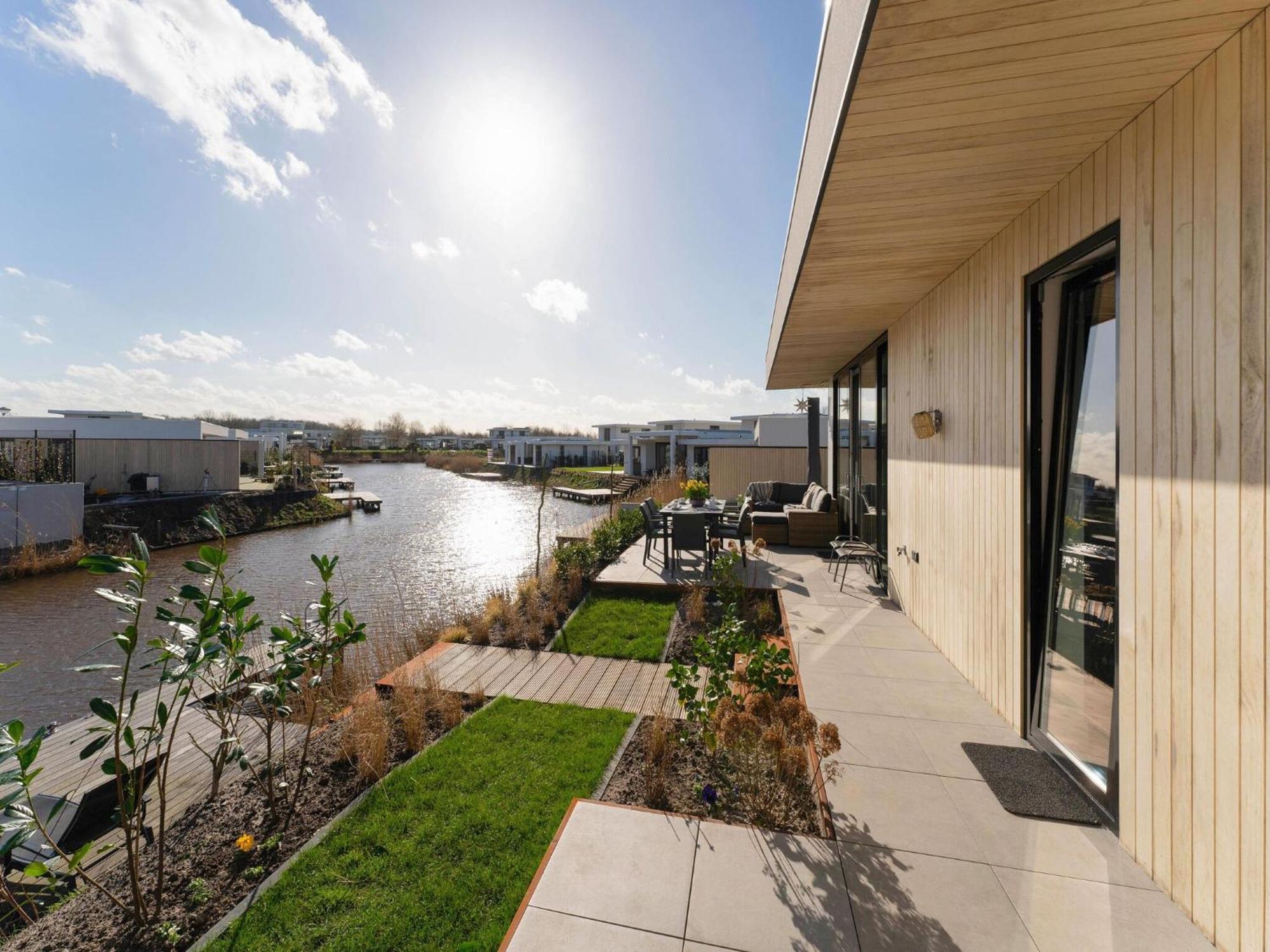 Family Villa With Garden And Jetty Zeewolde Exteriér fotografie